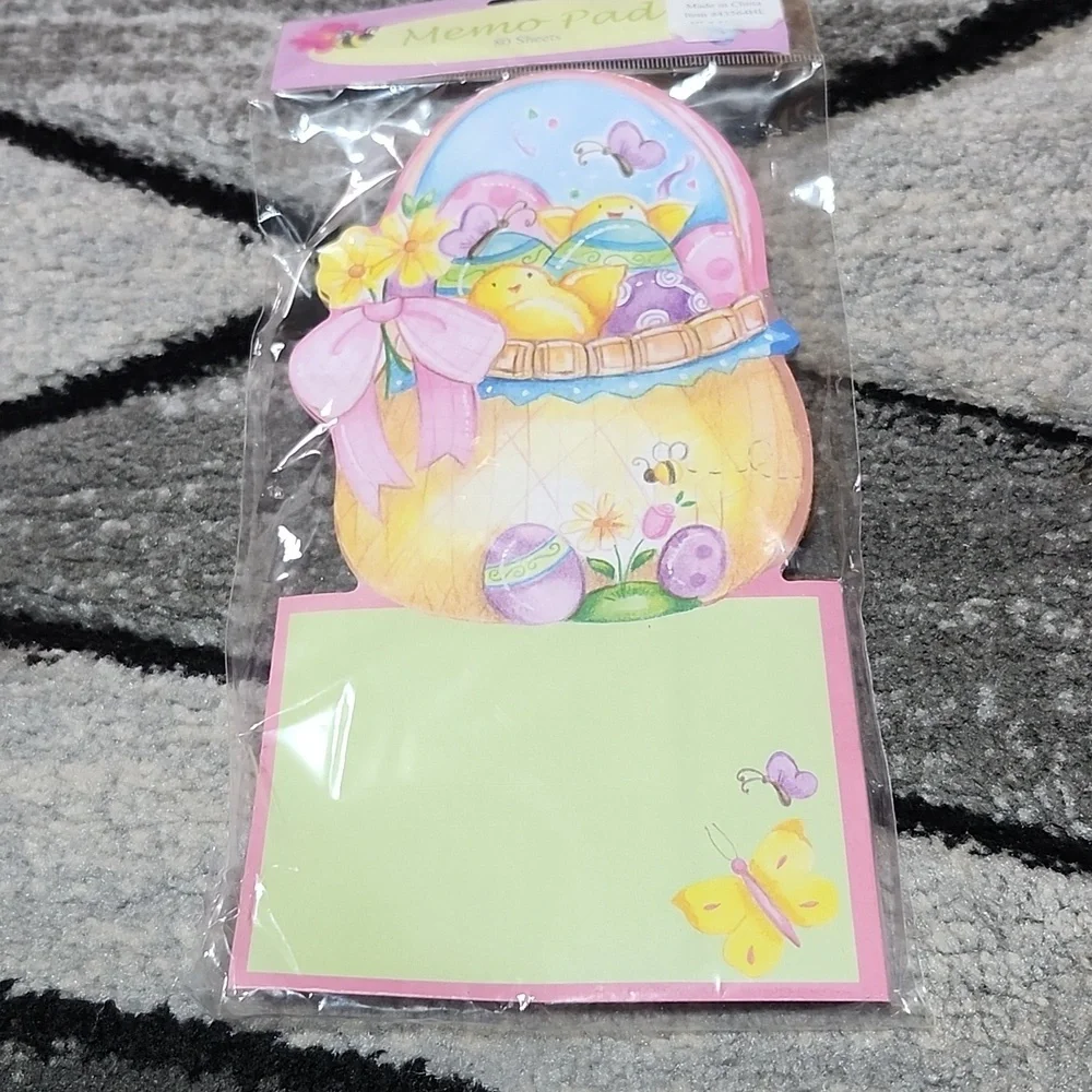 VINTAGE ASSORTED EASTER NOVELTY ERASERS MEMO PADS STICKY NOTES BAG & GAME BOOKS